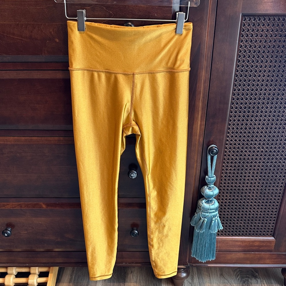 ATHLETA Elation Shine Tights/Leggings Gold SIZE SMALL EUC LIKE NEW